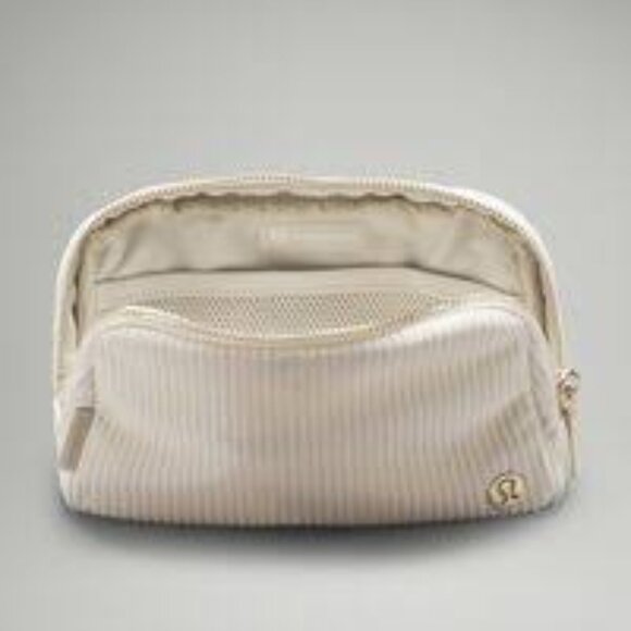 lululemon | Belt Bag 1L *CORDUROY* Bone/Gold | OS - Picture 1 of 3